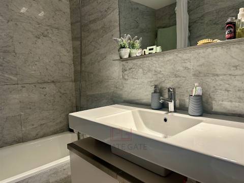 Apartamento T4 Venda em Matosinhos e Leça da Palmeira,Matosinhos