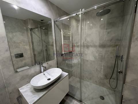 Apartamento T4 Arrendamento em Lordelo do Ouro e Massarelos,Porto