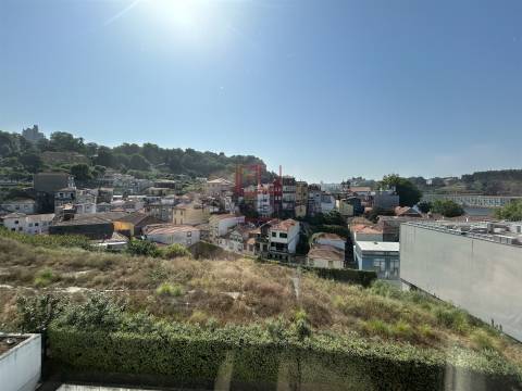Apartamento T4 Arrendamento em Lordelo do Ouro e Massarelos,Porto