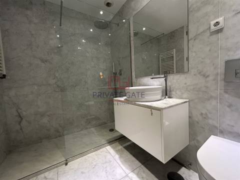 Apartamento T4 Arrendamento em Lordelo do Ouro e Massarelos,Porto