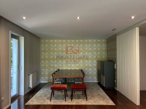 Apartamento T4 Arrendamento em Lordelo do Ouro e Massarelos,Porto