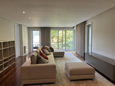 Apartamento T4 Arrendamento em Lordelo do Ouro e Massarelos,Porto