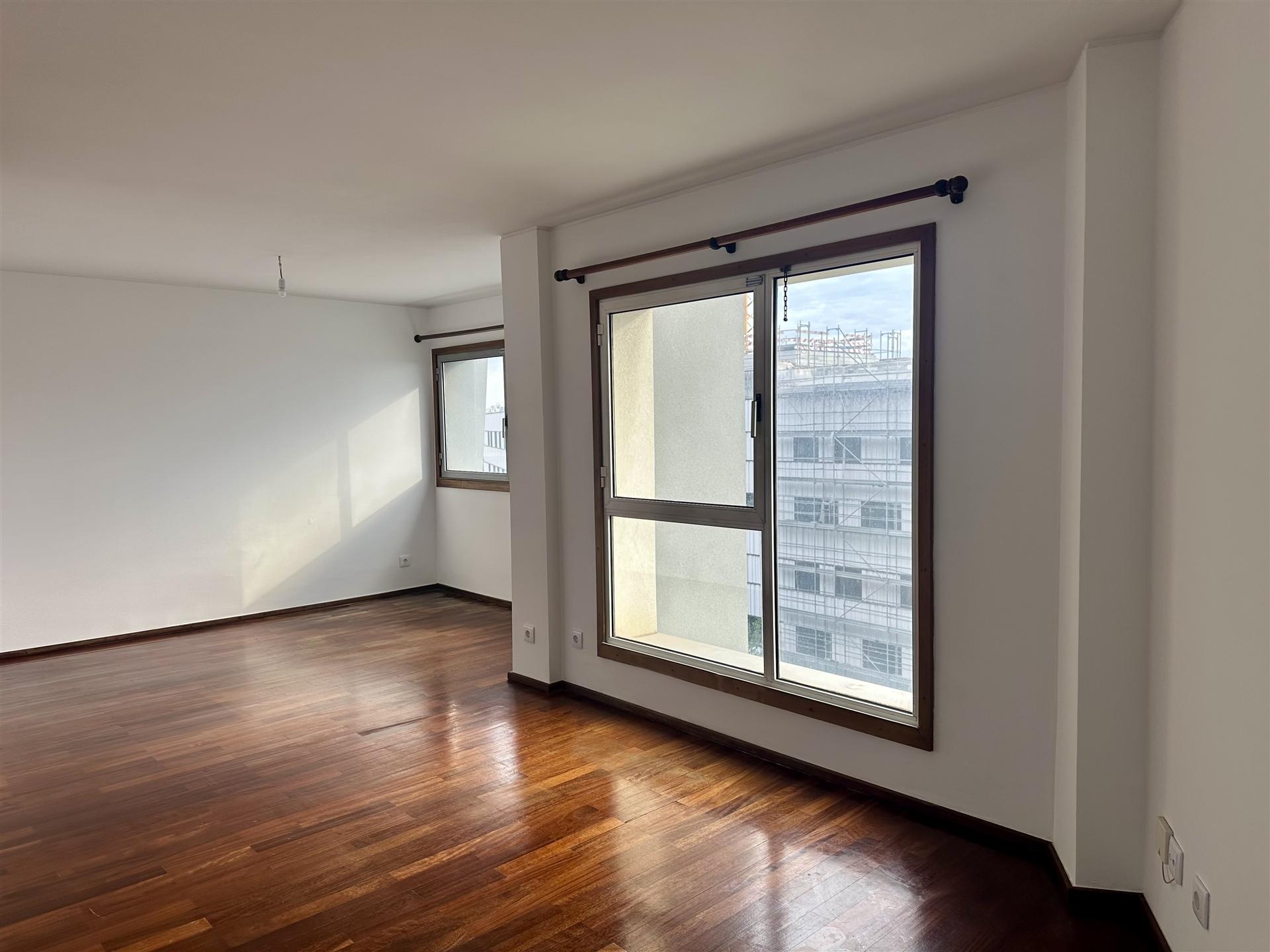 Apartamento T3 Arrendamento em Matosinhos e Leça da Palmeira,Matosinhos