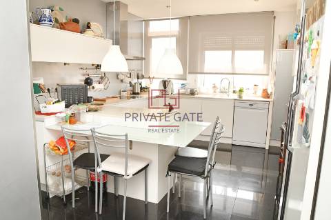 T4 na Foz do Douro | Junto ao Parque da Cidade | Vistas de Mar