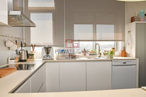 T4 na Foz do Douro | Junto ao Parque da Cidade | Vistas de Mar