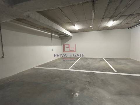 Andar Moradia T3 Arrendamento em Aldoar, Foz do Douro e Nevogilde,Porto