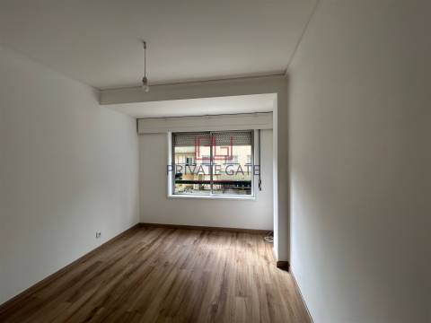 Apartamento T2 Arrendamento em Aldoar, Foz do Douro e Nevogilde,Porto