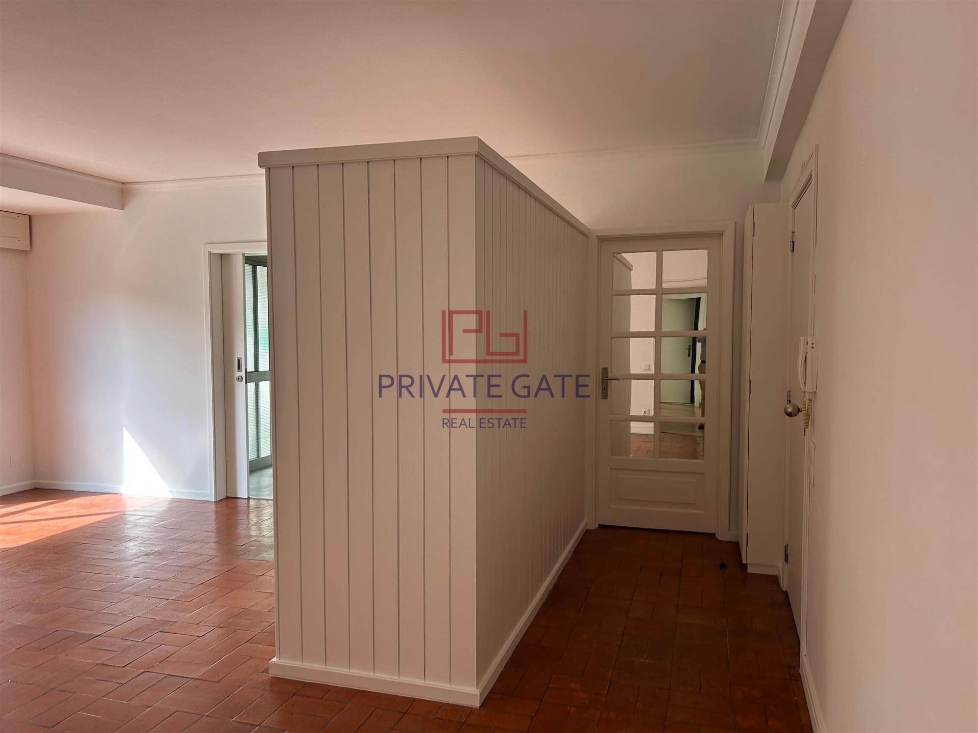 Apartamento T2 Arrendamento em Aldoar, Foz do Douro e Nevogilde,Porto