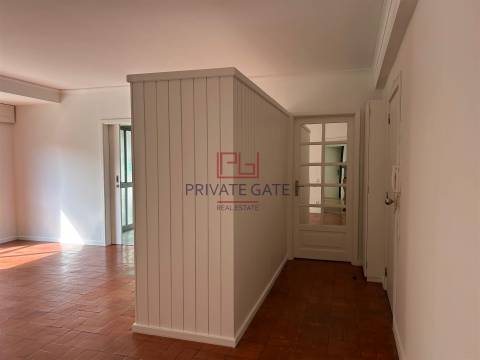 Apartamento T2 Arrendamento em Aldoar, Foz do Douro e Nevogilde,Porto