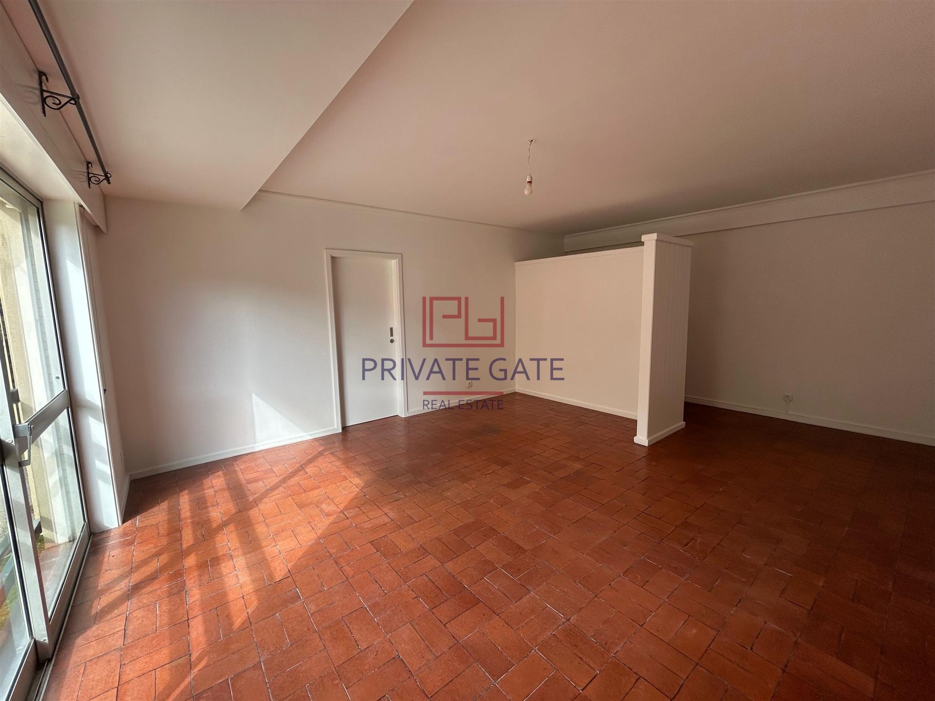 Apartamento T2 Arrendamento em Aldoar, Foz do Douro e Nevogilde,Porto
