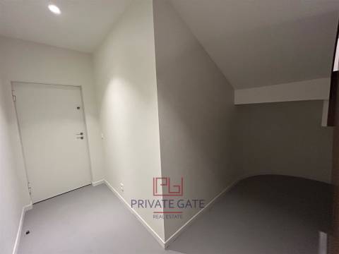 Andar Moradia T2 DUPLEX Venda em Aldoar, Foz do Douro e Nevogilde,Porto