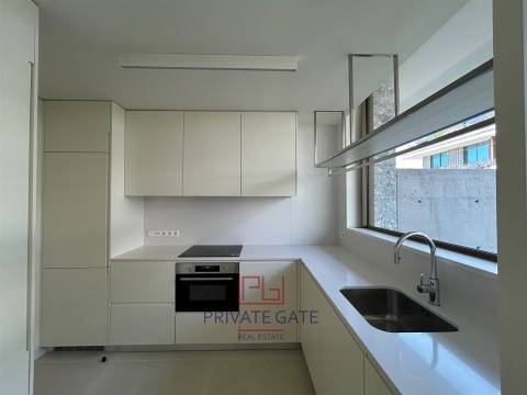 Andar Moradia T2 DUPLEX Venda em Aldoar, Foz do Douro e Nevogilde,Porto