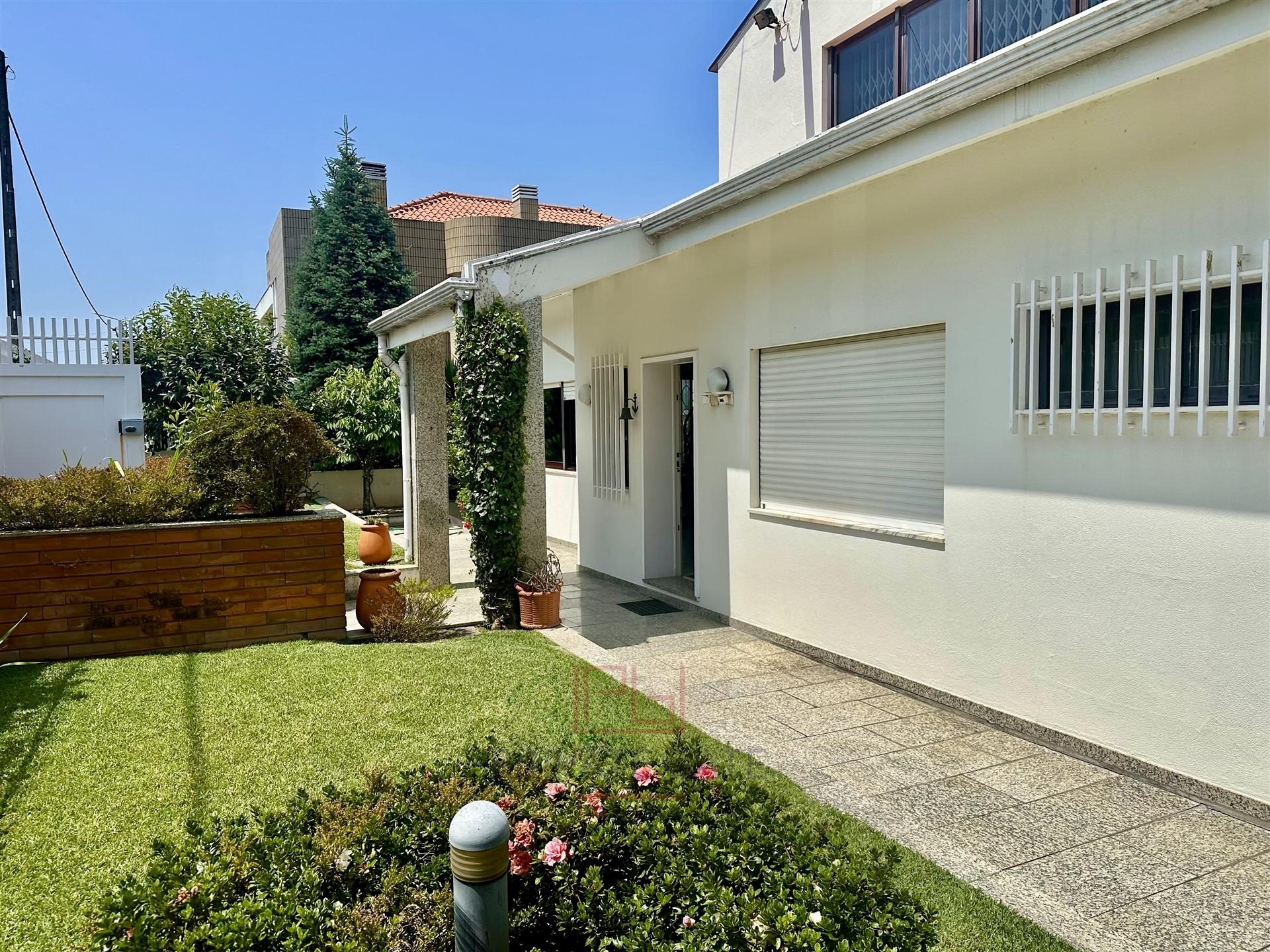 Moradia T5+1 Venda em Gondomar (São Cosme), Valbom e Jovim,Gondomar
