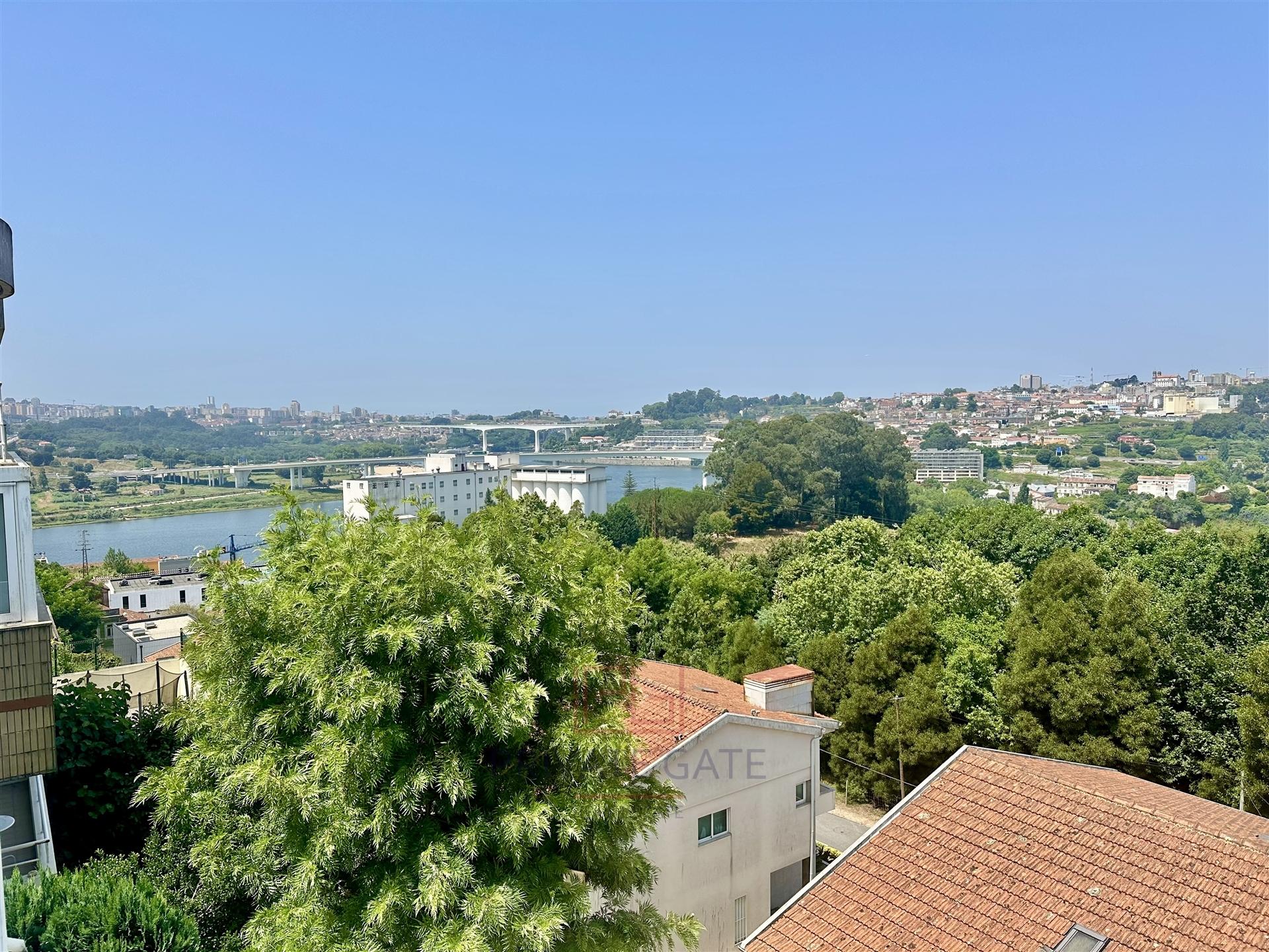 Moradia T5+1 Venda em Gondomar (São Cosme), Valbom e Jovim,Gondomar