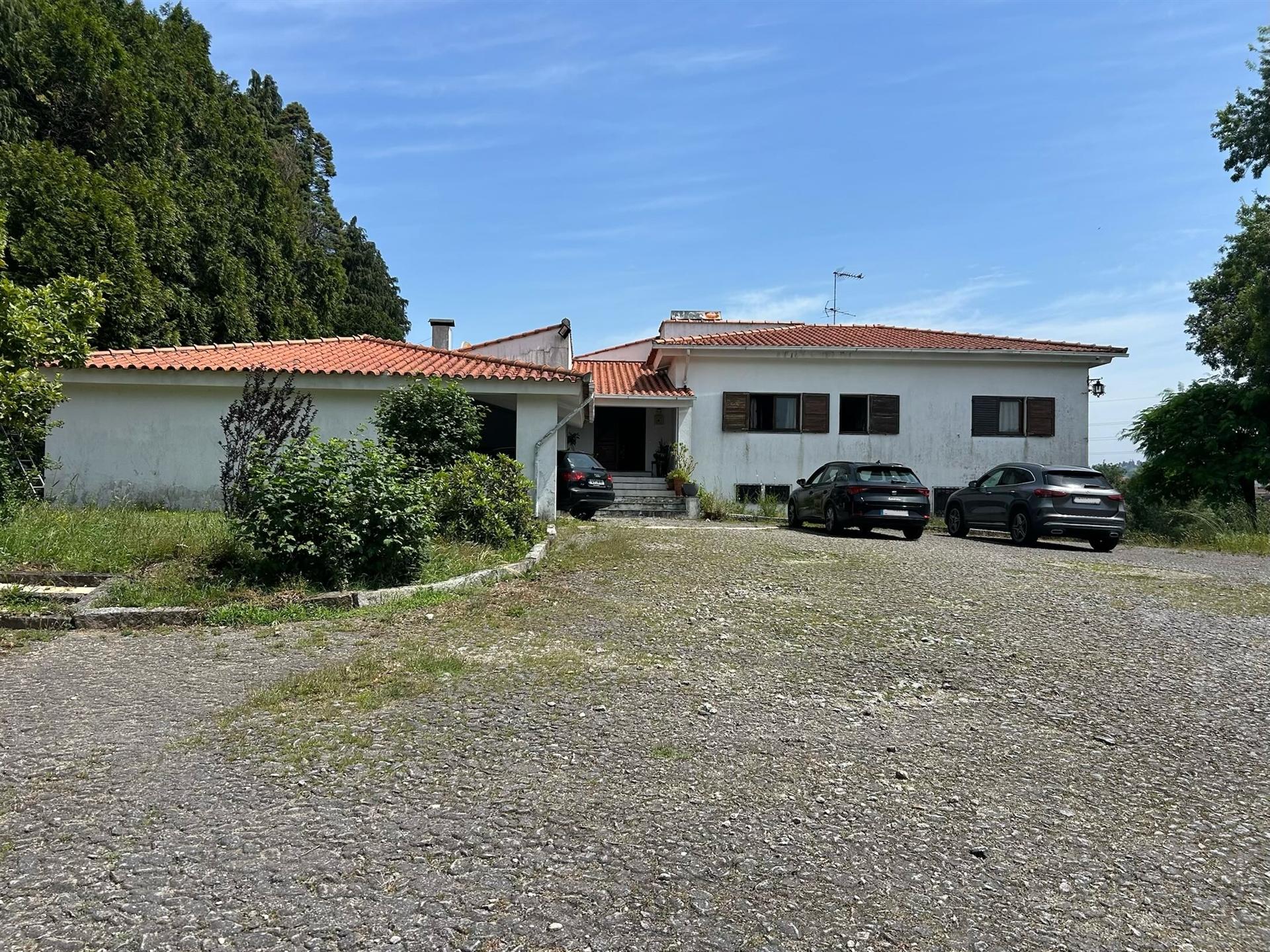 Moradia T5 Venda em Brito,Guimarães