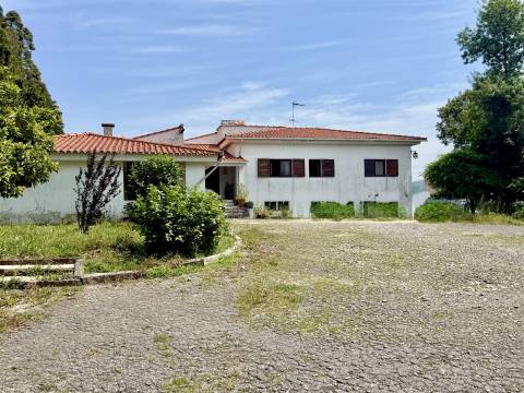 Moradia T5 Venda em Brito,Guimarães