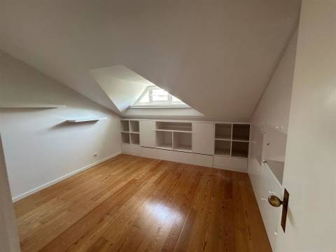 Apartamento T3 Arrendamento em Aldoar, Foz do Douro e Nevogilde,Porto