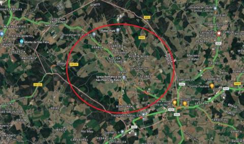 Terreno industrial em Rates