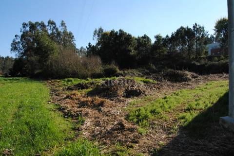 Terreno com viabilidade para construção, em Macieira da Maia