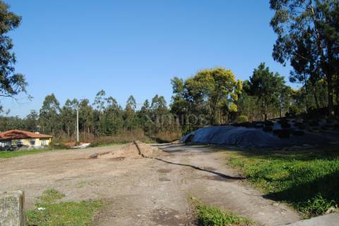 Terreno com viabilidade para construção, em Macieira da Maia