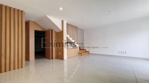 Moradia V3 nova, na Póvoa de Varzim