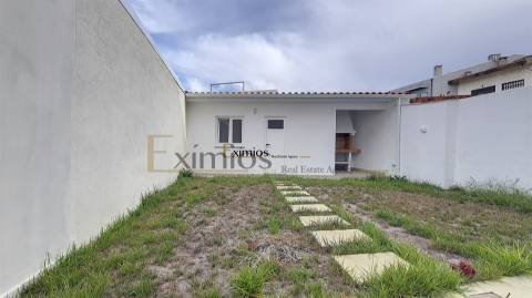 Moradia V3 nova, na Póvoa de Varzim