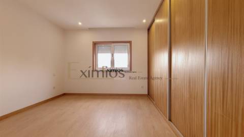 Moradia V3 nova, na Póvoa de Varzim