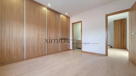 Moradia V3 nova, na Póvoa de Varzim