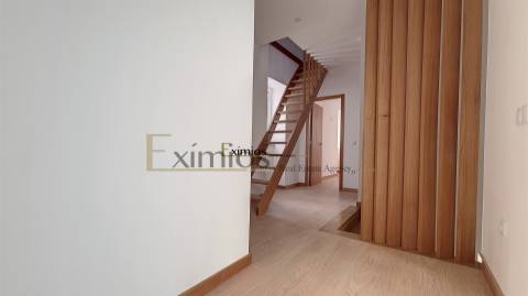 Moradia V3 nova, na Póvoa de Varzim