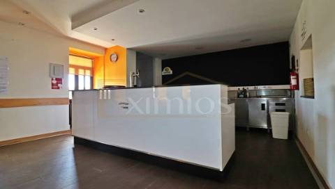 Moradia V7 e Restaurante em Touguinha para venda