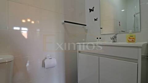 Moradia V7 e Restaurante em Touguinha para venda