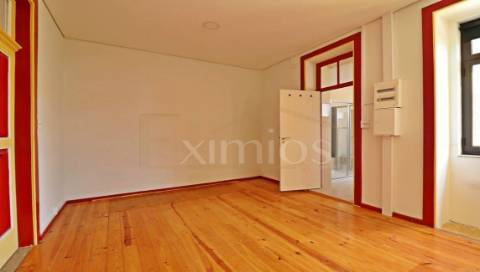 Moradia V7 e Restaurante em Touguinha para venda