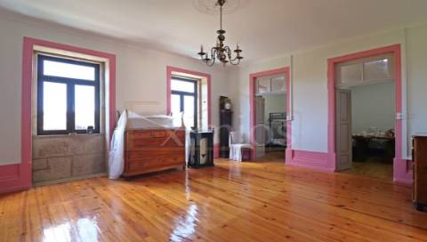 Moradia V7 e Restaurante em Touguinha para venda