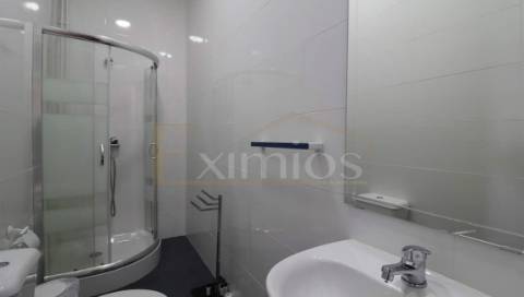 Moradia V7 e Restaurante em Touguinha para venda