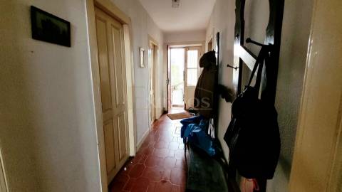 Moradia V6, para restauro, na Póvoa de Varzim