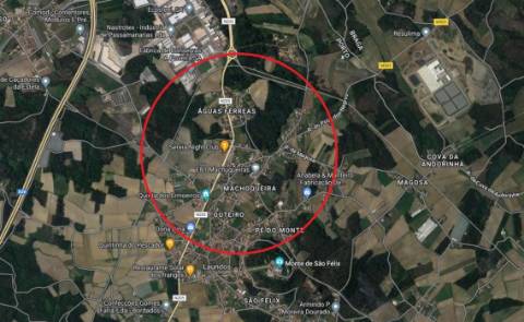 Lote de terreno  em Laundos