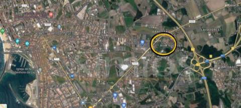 Terreno com uma área de 2880 m2, em Argivai