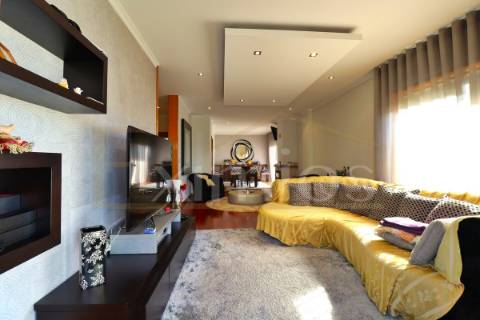 Moradia V3 com garagem, em Aguçadoura