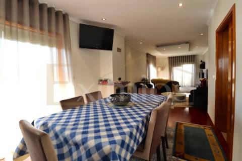 Moradia V3 com garagem, em Aguçadoura