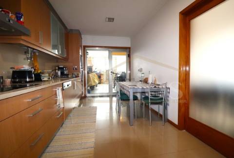 Moradia V3 com garagem, em Aguçadoura