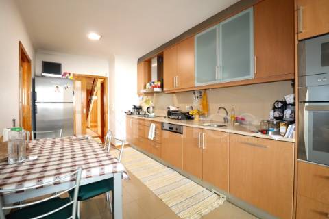 Moradia V3 com garagem, em Aguçadoura