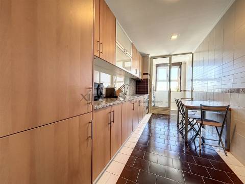 Apartamento T3, com garagem fechada, na Póvoa de Varzim