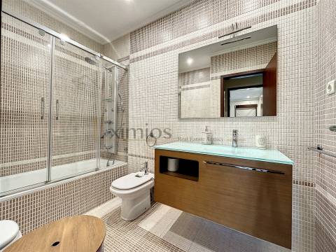 Apartamento T3, com garagem fechada, na Póvoa de Varzim