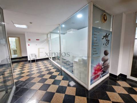 Loja destinada para venda, no centro de Santo Tirso