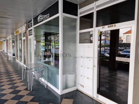Loja destinada para venda, no centro de Santo Tirso