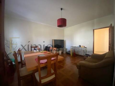 Moradia isolada V7 com jardim e terraço, em Argivai