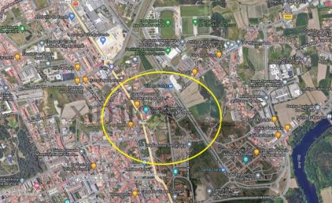 Moradia V3 para restauro total, em Vila do Conde