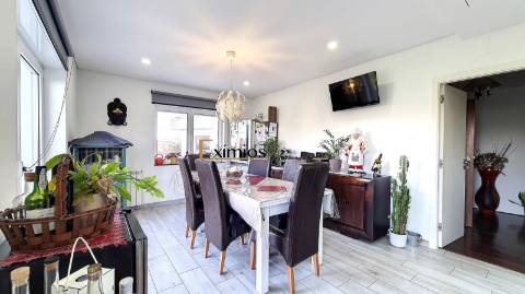 Moradia geminada V4 , com terraço, em Póvoa de Varzim