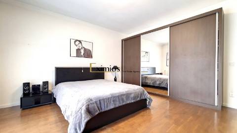 Moradia geminada V4 , com terraço, em Póvoa de Varzim