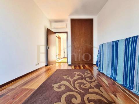 Apartamento T3, próximo da praia, na Póvoa de Varzim